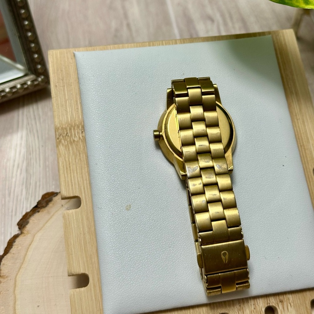 Gold tone women’s Nixon Kensington watch - Picture 5 of 6